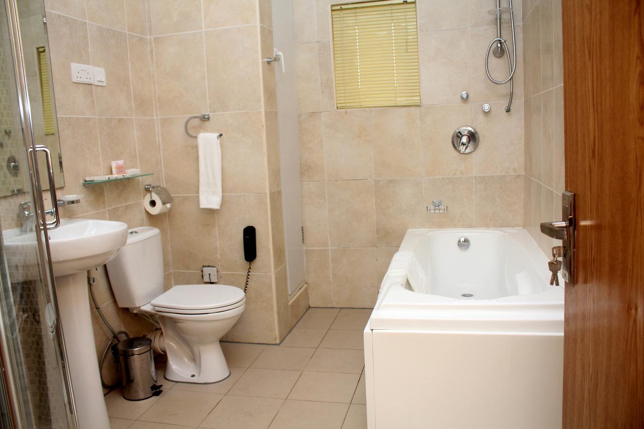 Watercress Hotels And Event Ikeja Kültér fotó