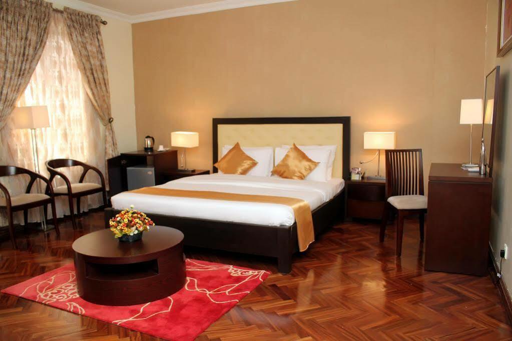 Watercress Hotels And Event Ikeja Kültér fotó